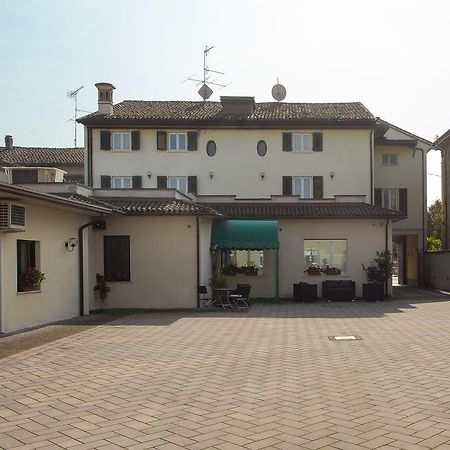 Hotel Gambara Exterior photo